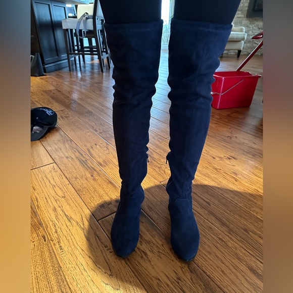 Over the knee suede boots from Aldo - Size 6 -
Navy Blue - Picture 3 of 6